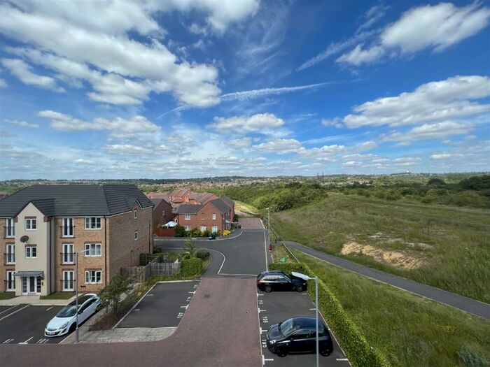2 Bedroom Apartment To Rent In Field Sidings Way, Kingswinford, West Midlands, DY6