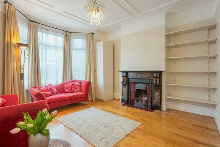 2 Bedroom Flat To Rent In All Souls Avenue London, NW10
