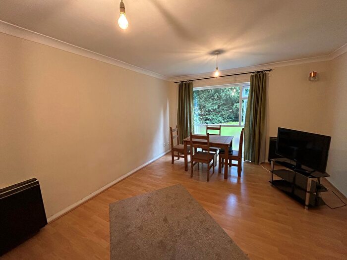 2 Bedroom Flat To Rent In Wardle Road, Sale, M33