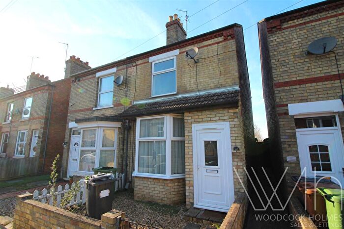 3 Bedroom Semi Detached House For Sale In South View Road, Peterborough, PE4