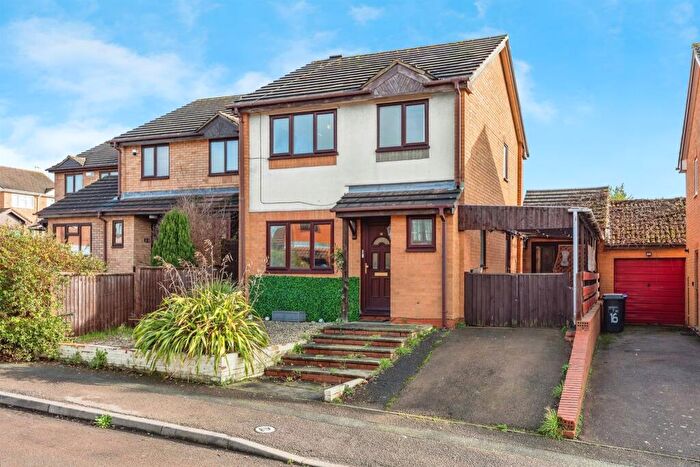 4 Bedroom Detached House For Sale In Hedgeway, Northampton, NN4