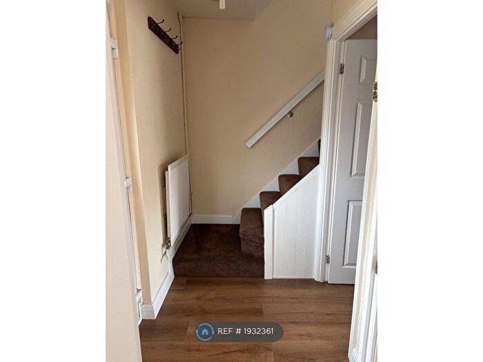 3 Bedroom Semi-Detached House To Rent In St Lawrence Road, Nuneaton, CV10
