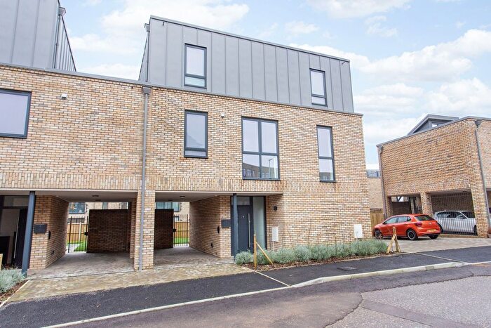 3 Bedroom Semi-Detached House To Rent In Officers View, Guston, CT15