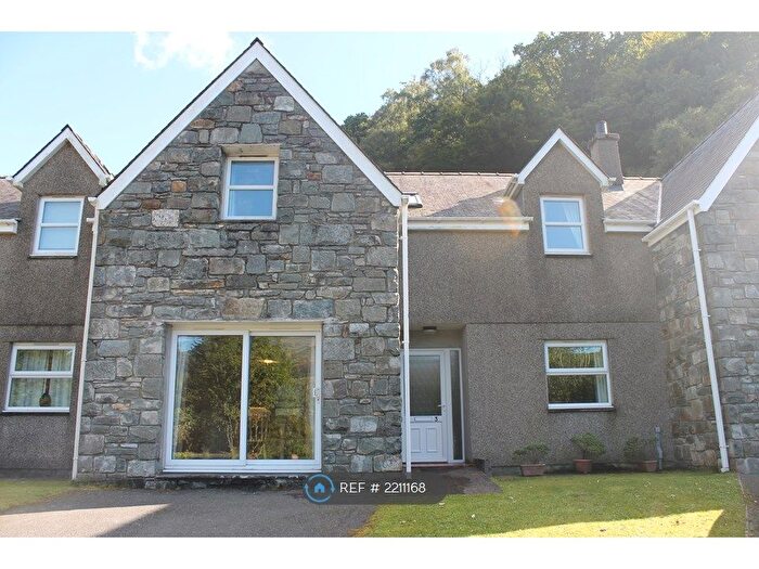 3 Bedroom Terraced House To Rent In Coed Camlyn, Gwynedd, LL41