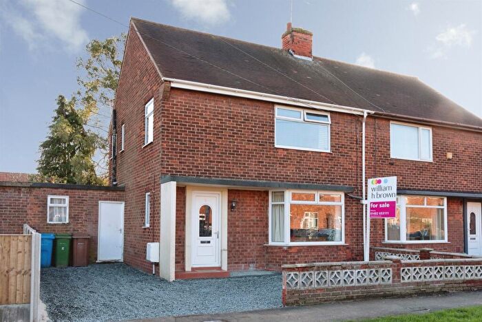 3 Bedroom Semi-Detached House For Sale In Legard Drive, Anlaby, Hull, HU10