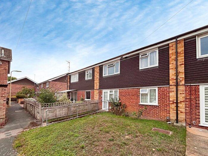 1 Bedroom Flat To Rent In Basing Drive, Aldershot, Hampshire, GU11