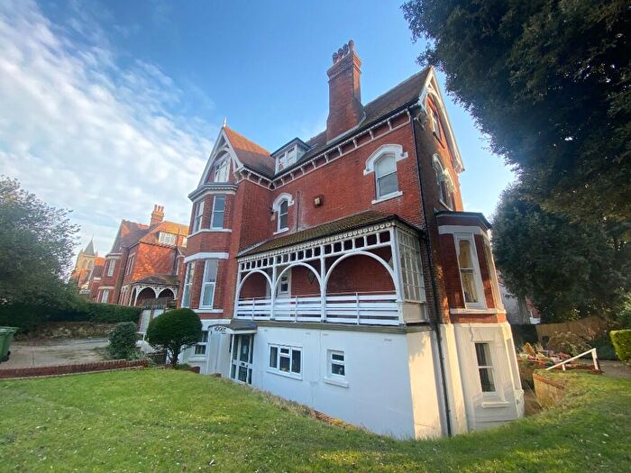 2 Bedroom Flat To Rent In Carlisle Road, Eastbourne, East Sussex, BN20