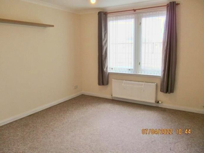 2 Bedroom Flat To Rent In Millburn Place, Inverness, IV2