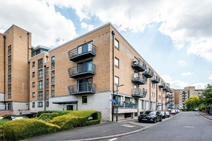 2 Bedroom Flat To Rent In Glaisher Street, Greenwich, London, SE8