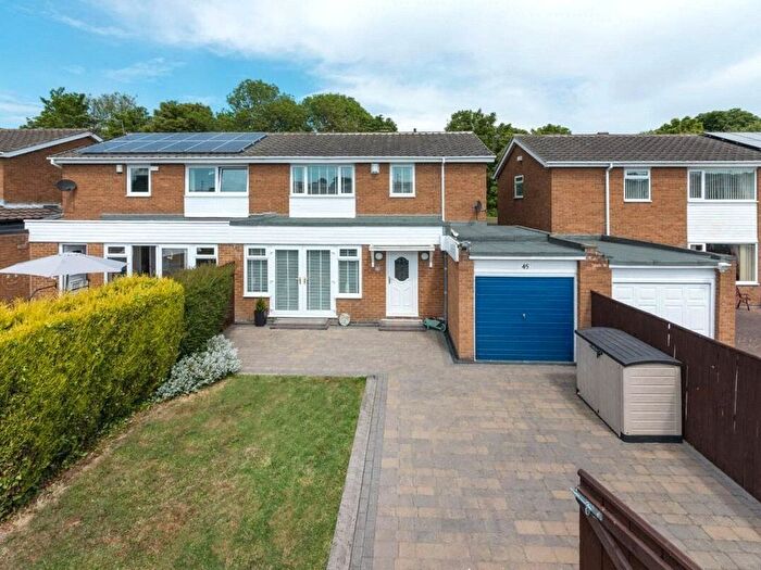 3 Bedroom Semi Detached House For Sale In Greenway, Chapel Park, Newcastle Upon Tyne, Tyne And Wear, NE5