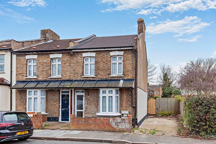 2 Bedroom End Terrace House For Sale In Cross Road, Chadwell Heath, Romford, RM6