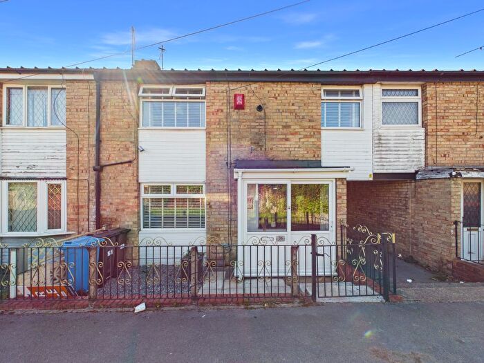 3 Bedroom Terraced House For Sale In Neasden Close, Kingston Upon Hull, HU8