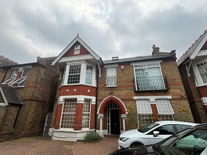 2 Bedroom Flat To Rent In Madeley Road, Ealing, W5