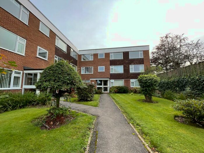 2 Bedroom Flat To Rent In Croftleigh Gardens, Kingslea Road, Solihull, West Midlands, B91