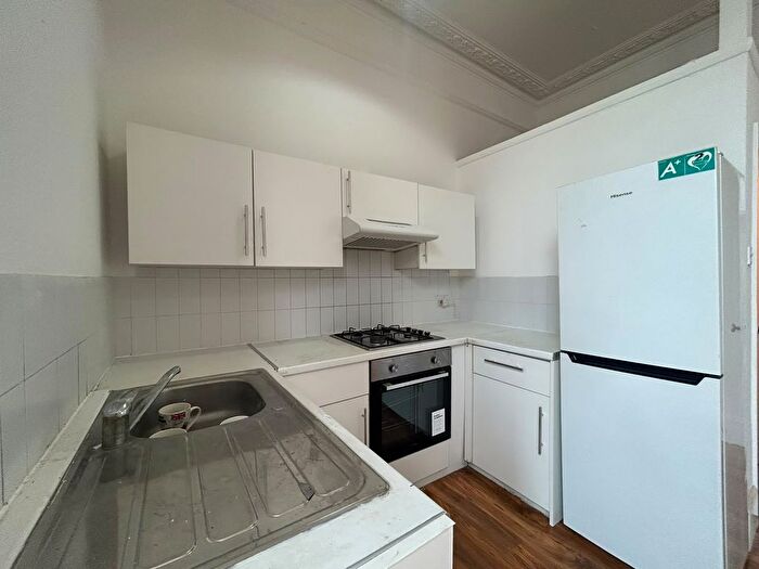 1 Bedroom Flat To Rent In Pownall Gardens, TW3