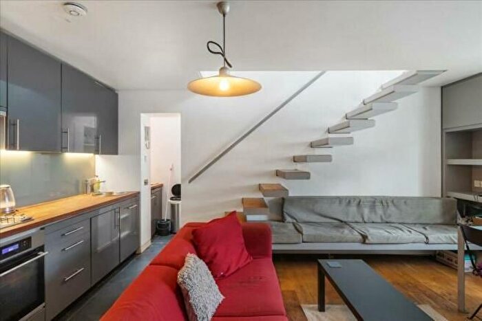 2 Bedroom Flat To Rent In Edgarley Terrace, Alphabet Streets, SW6