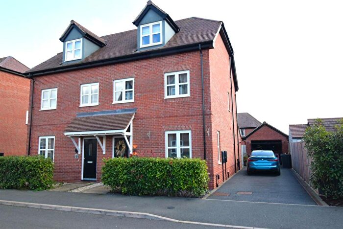 3 Bedroom Semi-Detached House For Sale In Le May Drive, Hugglescote, Coalville, LE67