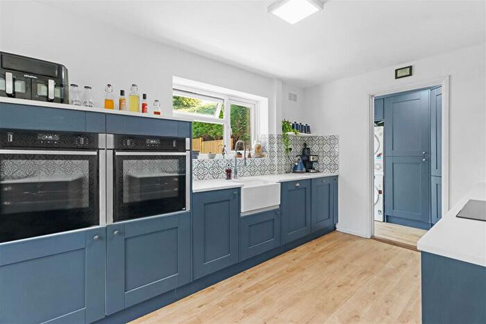 3 Bedroom End Of Terrace House For Sale In Bowley Road, Hailsham, BN27