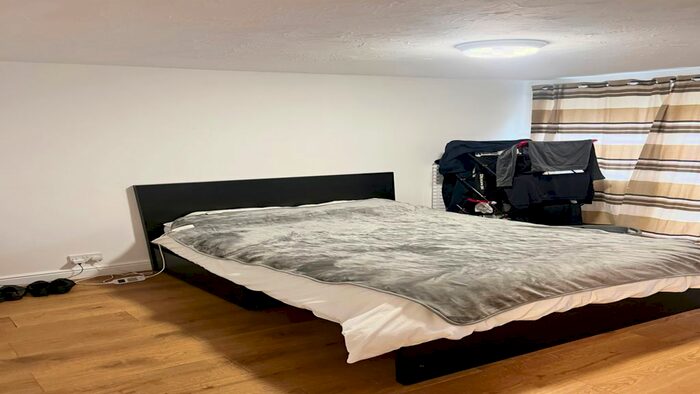 Studio To Rent In Westminster Drive, London, N13