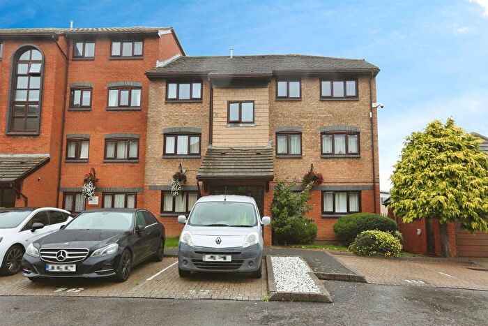 2 Bedroom Flat For Sale In King Street, Gosport, PO12