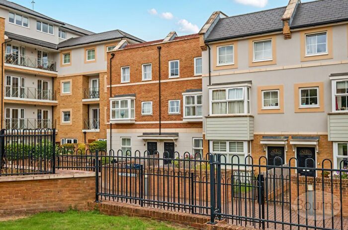 4 Bedroom Terraced House For Sale In Cottage Walk, Godalming, Surrey, GU7