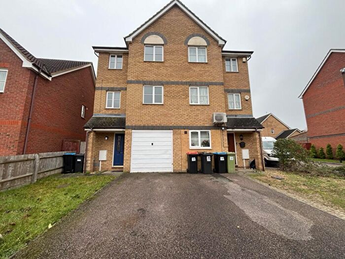 3 Bedroom Town House To Rent In Blanchland Circle, Monkston, Milton Keynes, MK10