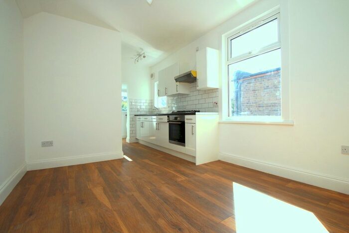 2 Bedroom Flat To Rent In Stanley Road, Manor Park, London, E12