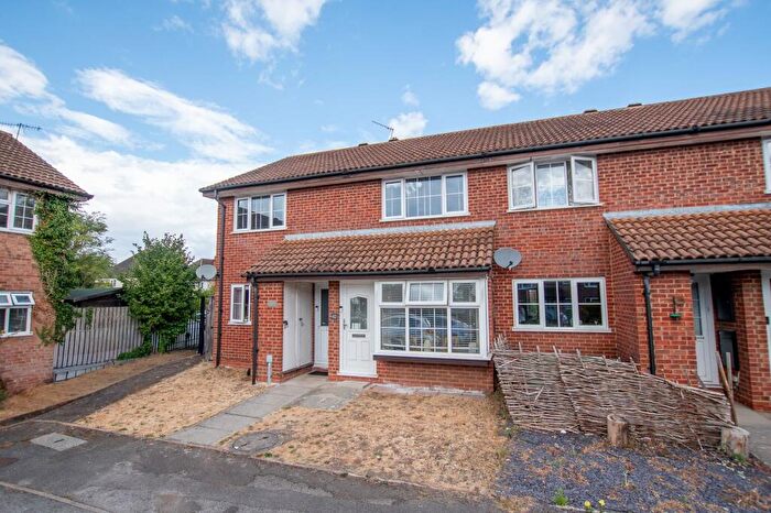 2 Bedroom Terraced House For Sale In Somertons Close, Guildford, GU2