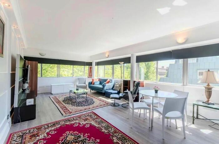 2 Bedroom Flat To Rent In Park Road, Marylebone, London, NW8