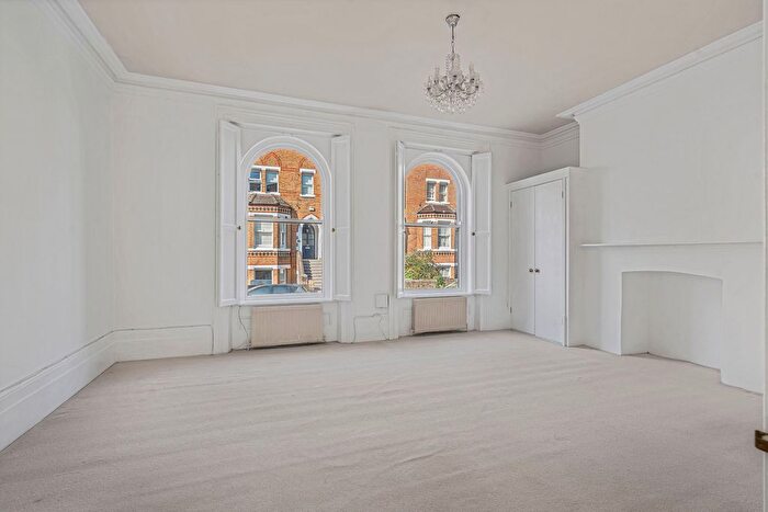 1 Bedroom Flat For Sale In Queens Road, Twickenham, TW1