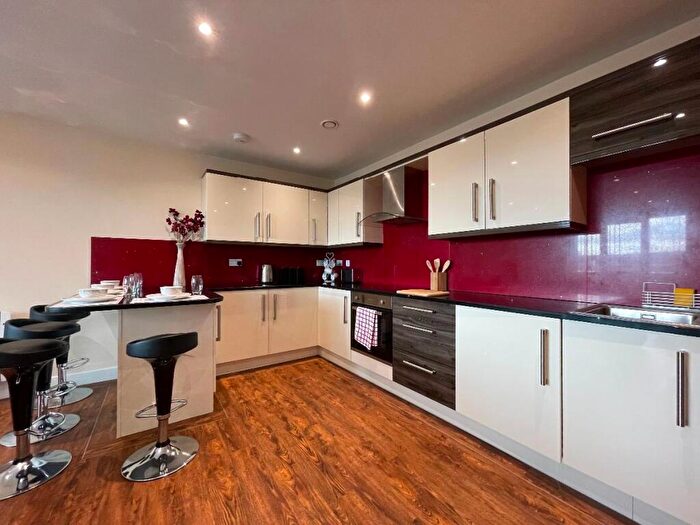 3 Bedroom Flat To Rent In Ecco, Sheffield, S11