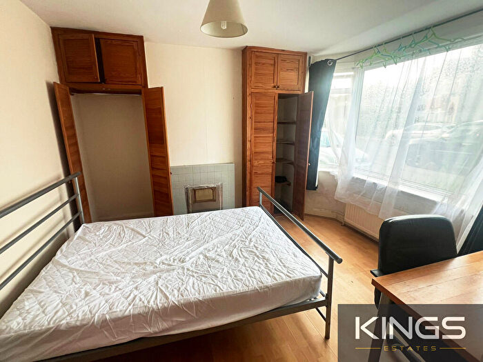 4 Bedroom Terraced House To Rent In Honeysuckle Road, Southampton, SO16