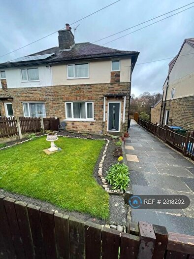 3 Bedroom Semi-Detached House To Rent In St. Johns Crescent, Bradford, BD8