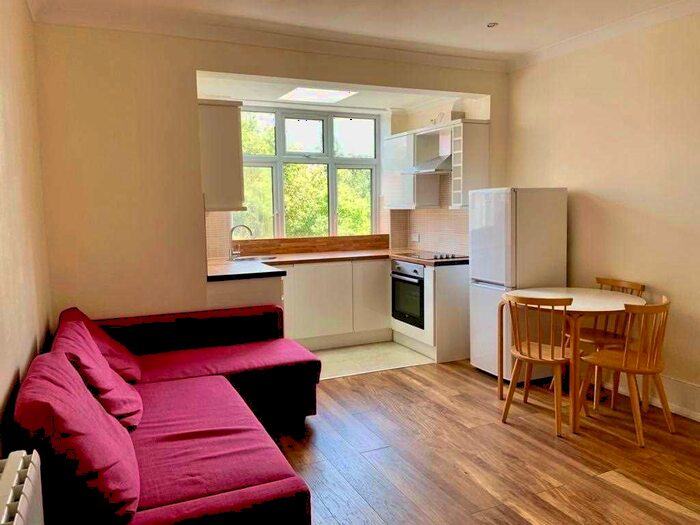 1 Bedroom Flat To Rent In Hanger Lane, Ealing, Ealing, W5