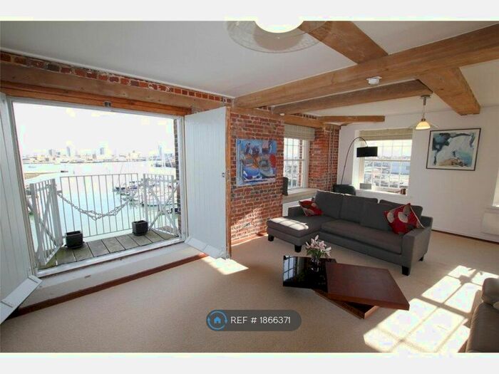 2 Bedroom Flat To Rent In Weevil Lane, Gosport, PO12