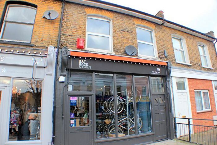 2 Bedroom Flat To Rent In Evelina Road, Nunhead, SE15