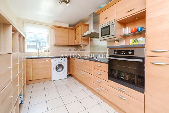 2 Bedroom Flat For Sale In Chatteris Court, Finchley Road, London, NW4