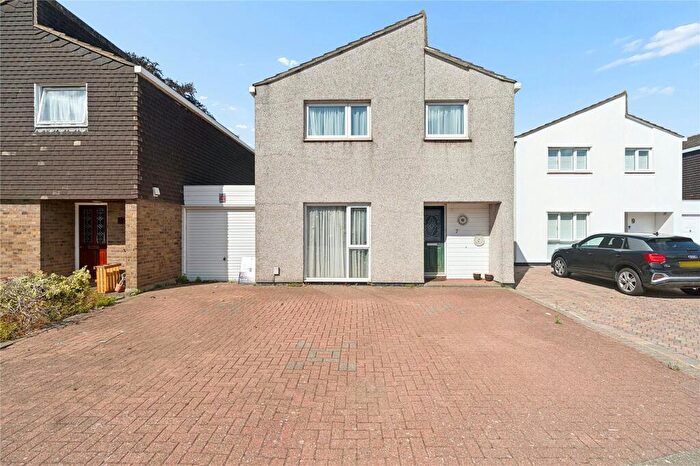 4 Bedroom Detached House For Sale In Mulberry Close, Gidea Park, RM2