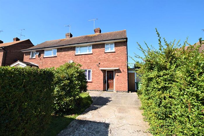 3 Bedroom Semi Detached House For Sale In Hickstars Lane, Billericay, CM12