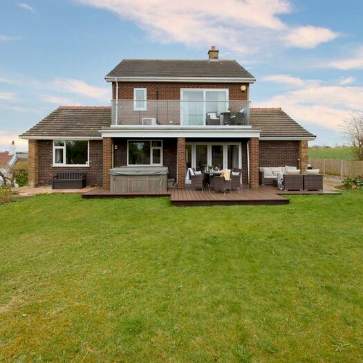 4 Bedroom Detached House For Sale In White Lodge, Chapel Hill, Darrington, WF8