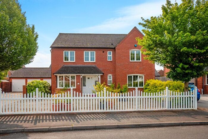 4 Bedroom Detached House For Sale In Rushbrook Road, Stratford-upon-Avon, CV37