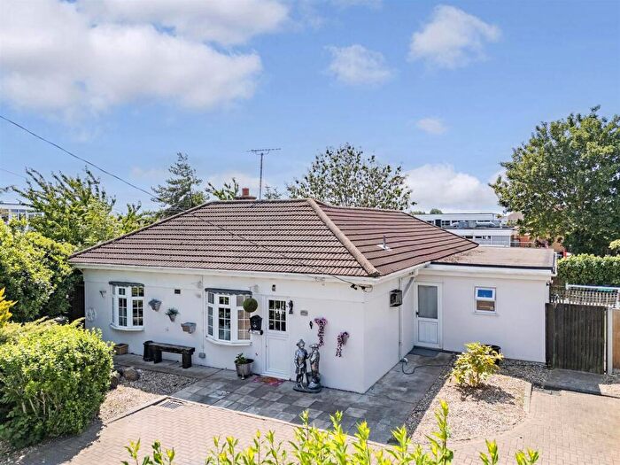 3 Bedroom Detached Bungalow For Sale In Long Road, Canvey Island, SS8