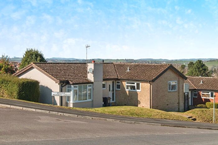 3 Bedroom Bungalow For Sale In Avenue Mezidon Canon, Honiton, Devon, EX14
