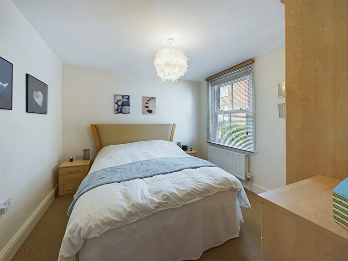 2 Bedroom Apartment For Sale In Vicarage Road, Cromer, NR27