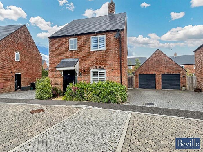3 Bedroom Detached House For Sale In Kedge Road, Sonning Common, RG4