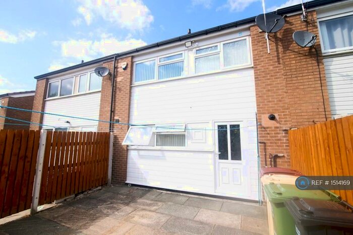 3 Bedroom Terraced House To Rent In Arnesby Grove, Bolton, BL2