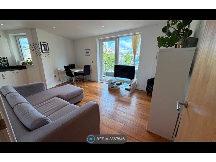 1 Bedroom Flat To Rent In Commerell Street, London, SE10