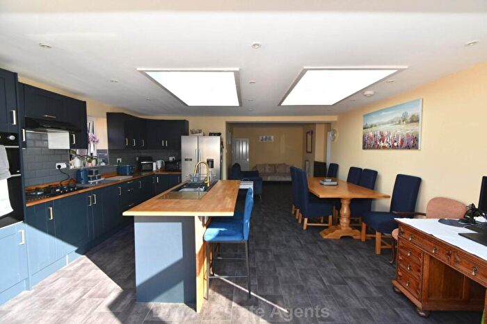 5 Bedroom Semi-Detached House For Sale In Bury Close, Gosport, PO12