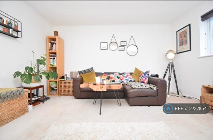 1 Bedroom Flat To Rent In Clive Road, Bexleyheath, DA17