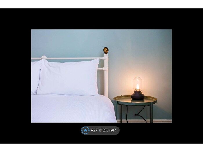 2 Bedroom Flat To Rent In Boundaries Road, London, SW12